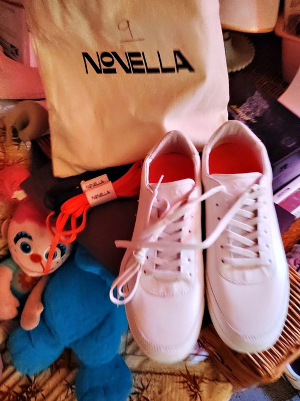 Novella The Preface: Edition 01 White US 9 In Mens Or Woman's 10.5 New